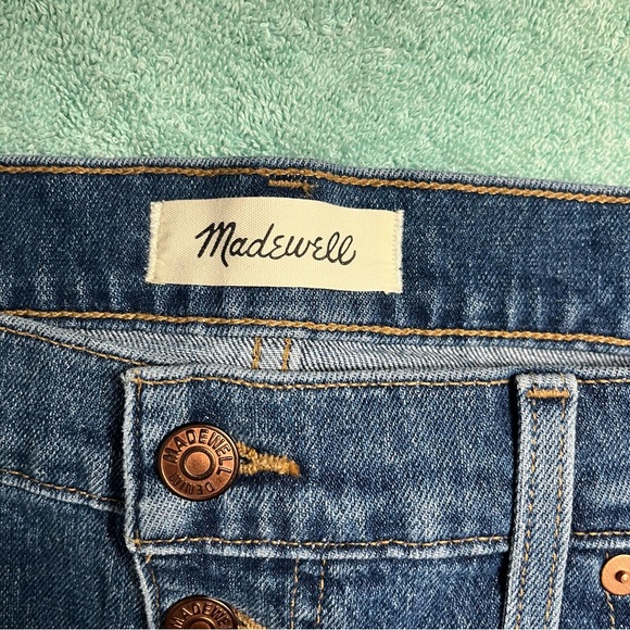 Madewell High-Rise Denim Shorts in Burke Wash: Button-Front Edition - Picture 6 of 11